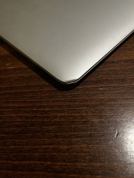 MacBook Air 13” (2017, A1466) – i5 / 8GB / 128GB SSD