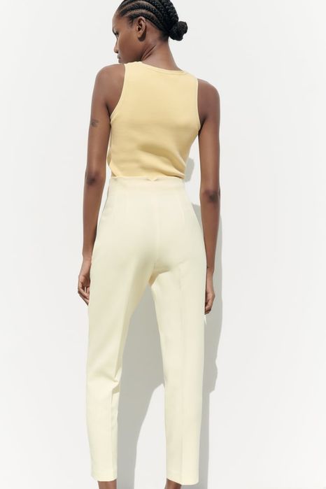 Pantaloni noi, Zara, S