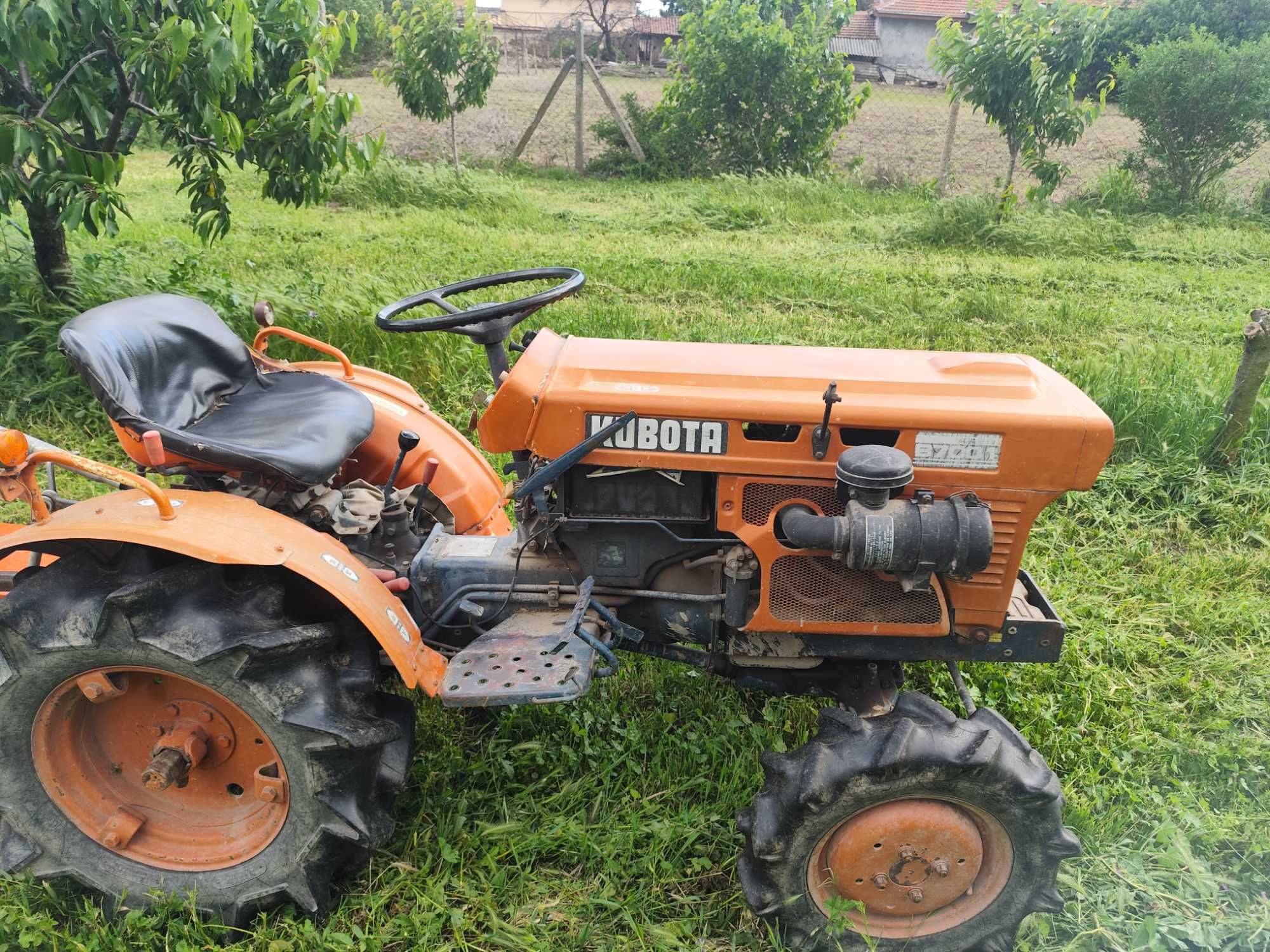 Kubota B70001 трактор