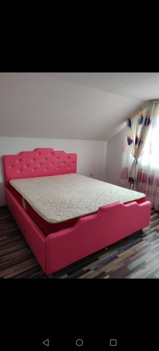 Vând pat tapițat 160/200