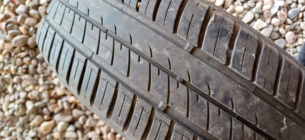 Cauciucului de vînzare  umflate cu jenti  cu  tot 185 .65  .14