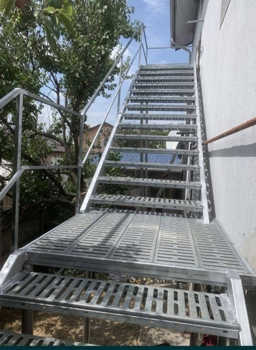 Scari metalice zincate