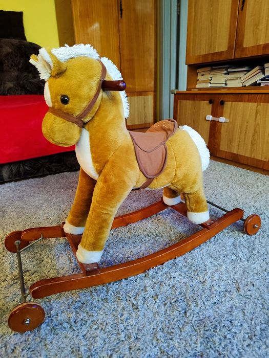 Vând 2 jucarii pentru copii