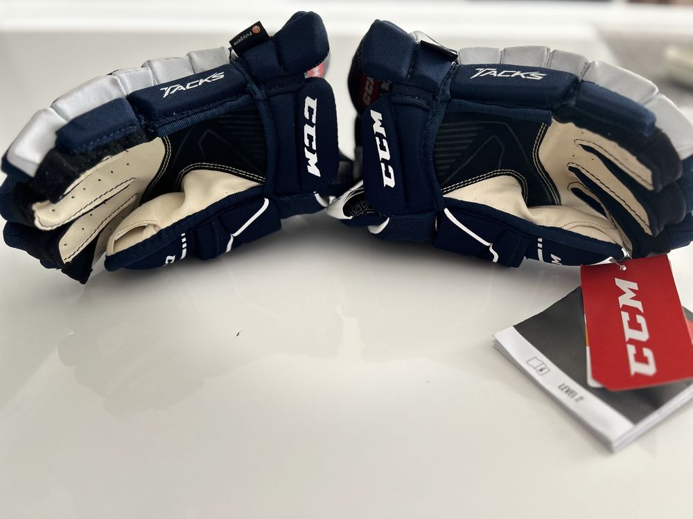 Хоккейные перчатки CCM Super Tucks 9060