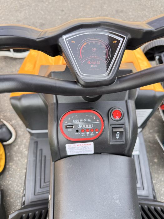 Masina masinuta electrica de copii ATV cu baterie, lumini, muzica