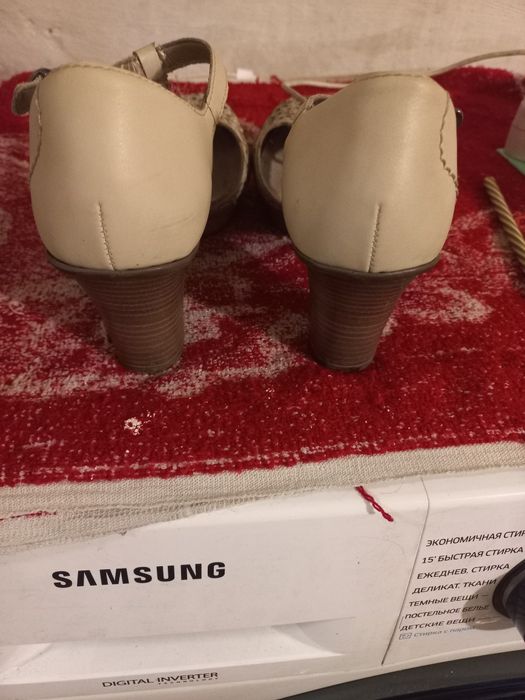 Продам женскую обувь