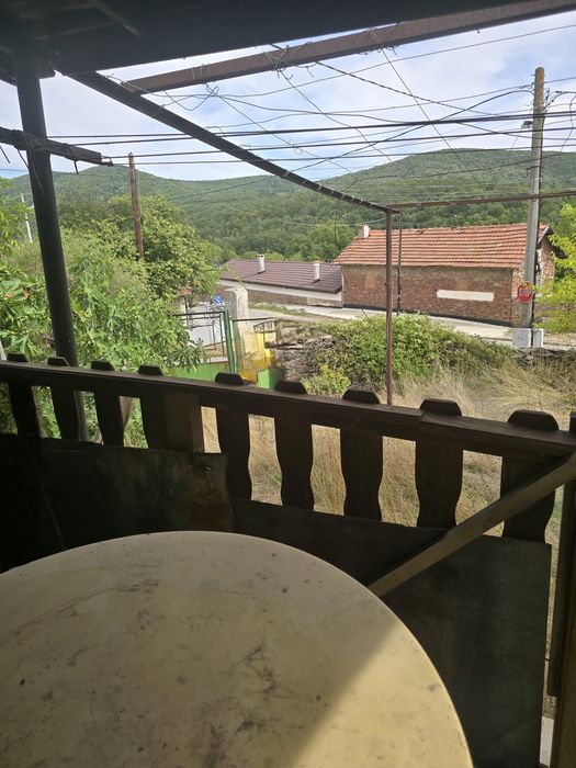 Къща с двор в село Пряпорец