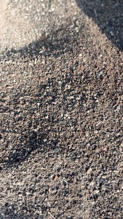 Биохумус от Калифорнийски червей - 6мм сито (зeленчуци, цветя, разсад)