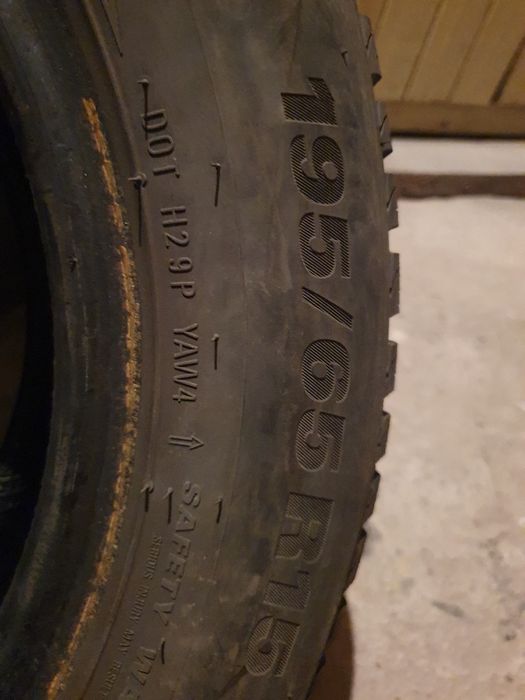 Зимни гуми DUNLOP 195/65 R15 - 2 броя