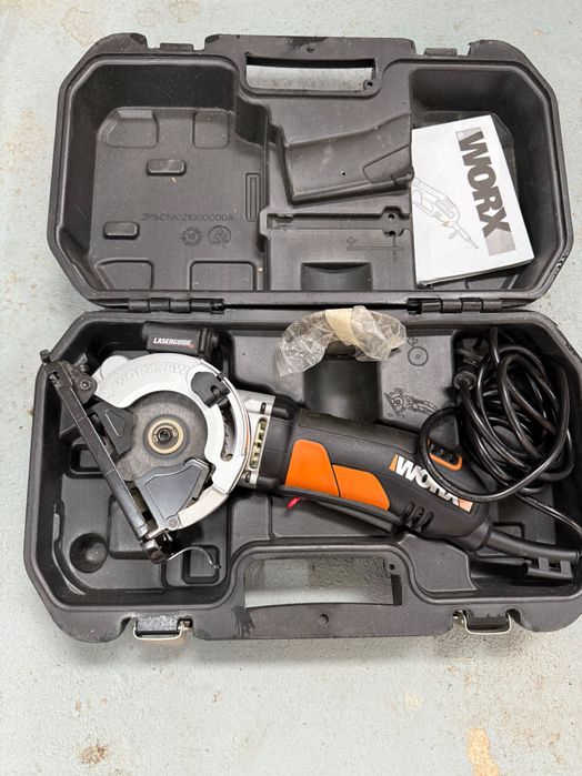 Fierastrau circular mini Worx WX426