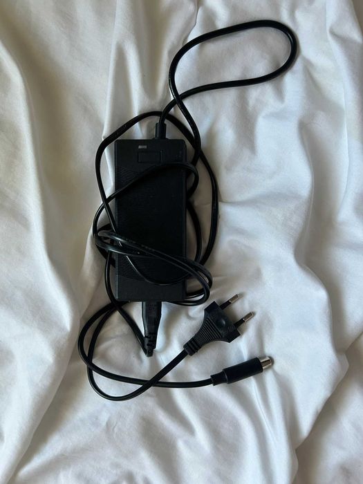 Vând trotinetă electrică Aerium T350 Pro albastră