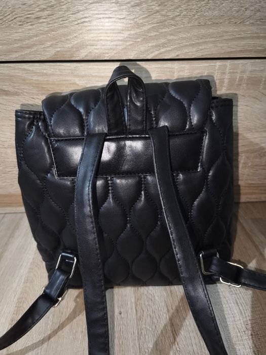 Дамска кожена раница