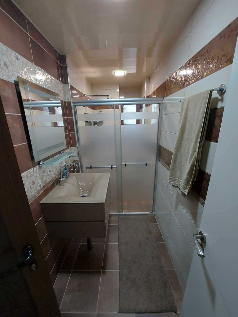Продава се Тристаен апартамент в Търговище, Център - 105 кв.м за 1360 €/кв.м - Снимка #16