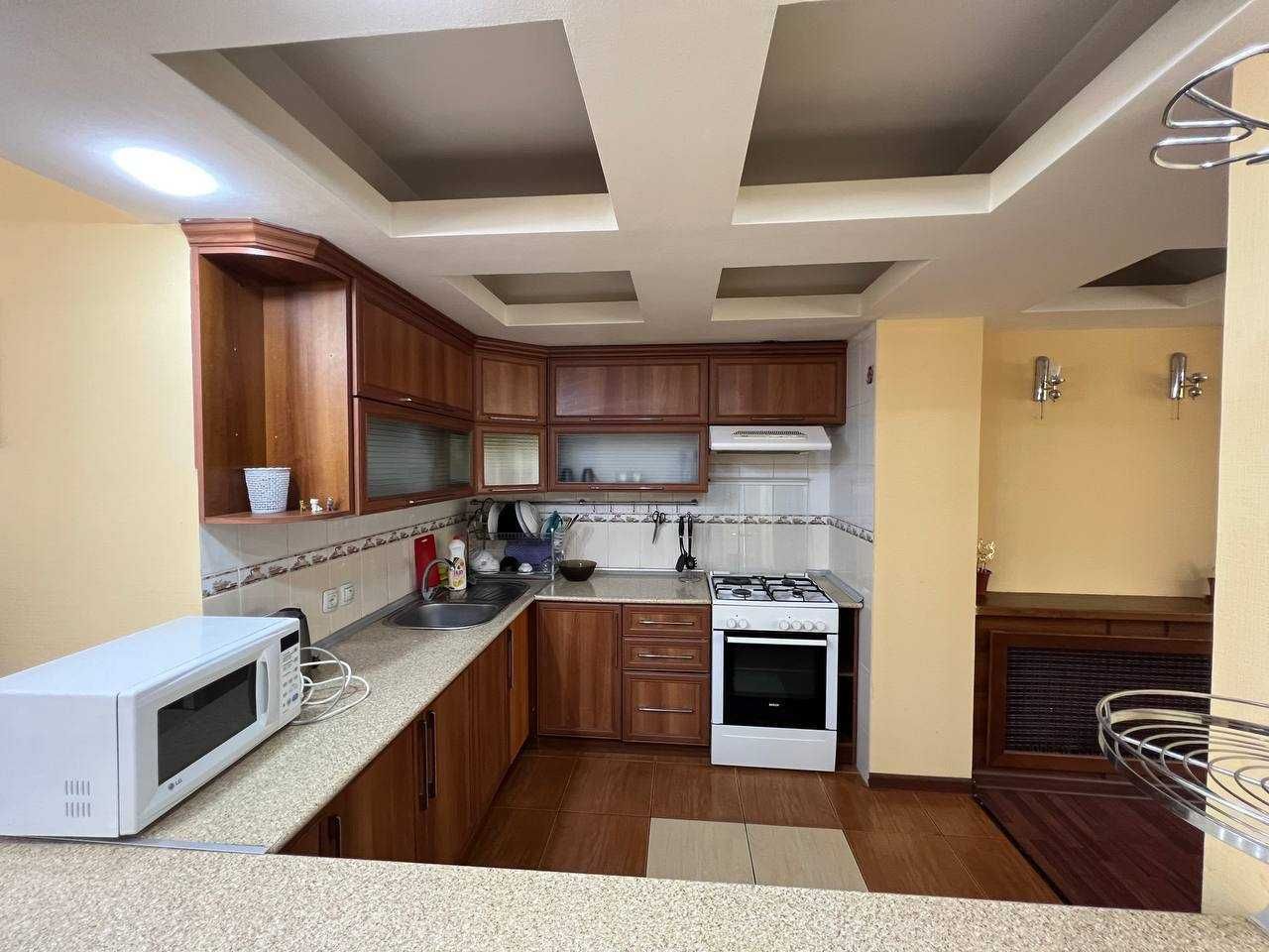 Ц-1, 5в4, 110 м², 2 с/у, средний ремонт 5/9, Шахрисабз гостиница Тата`
