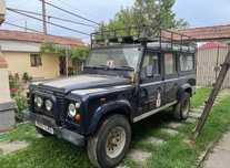 Land Rover Defender volan dreapta
