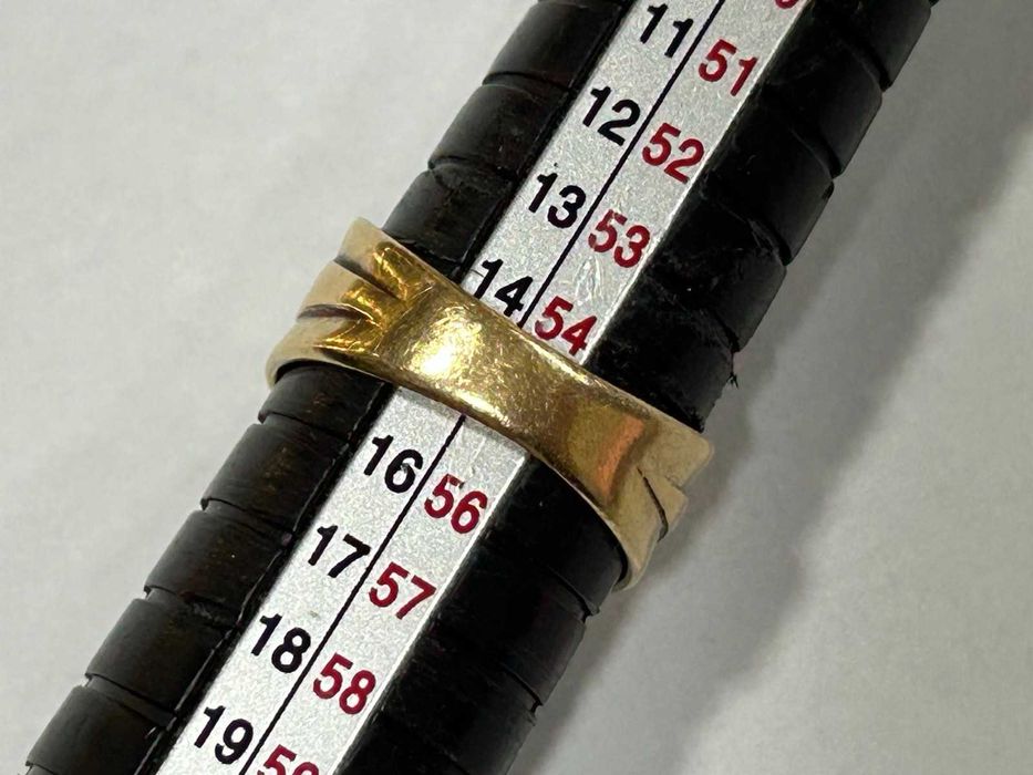 Златен пръстен 14 К 585/4,73 гр.