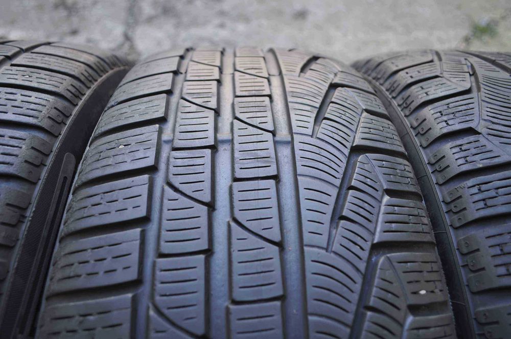 SET 4 Anvelope Iarna 235/50 R19 PIRELLI SottoZero Winter 210 Serie 2 1