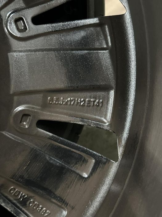 Гуми с джанти 17 за skoda superb