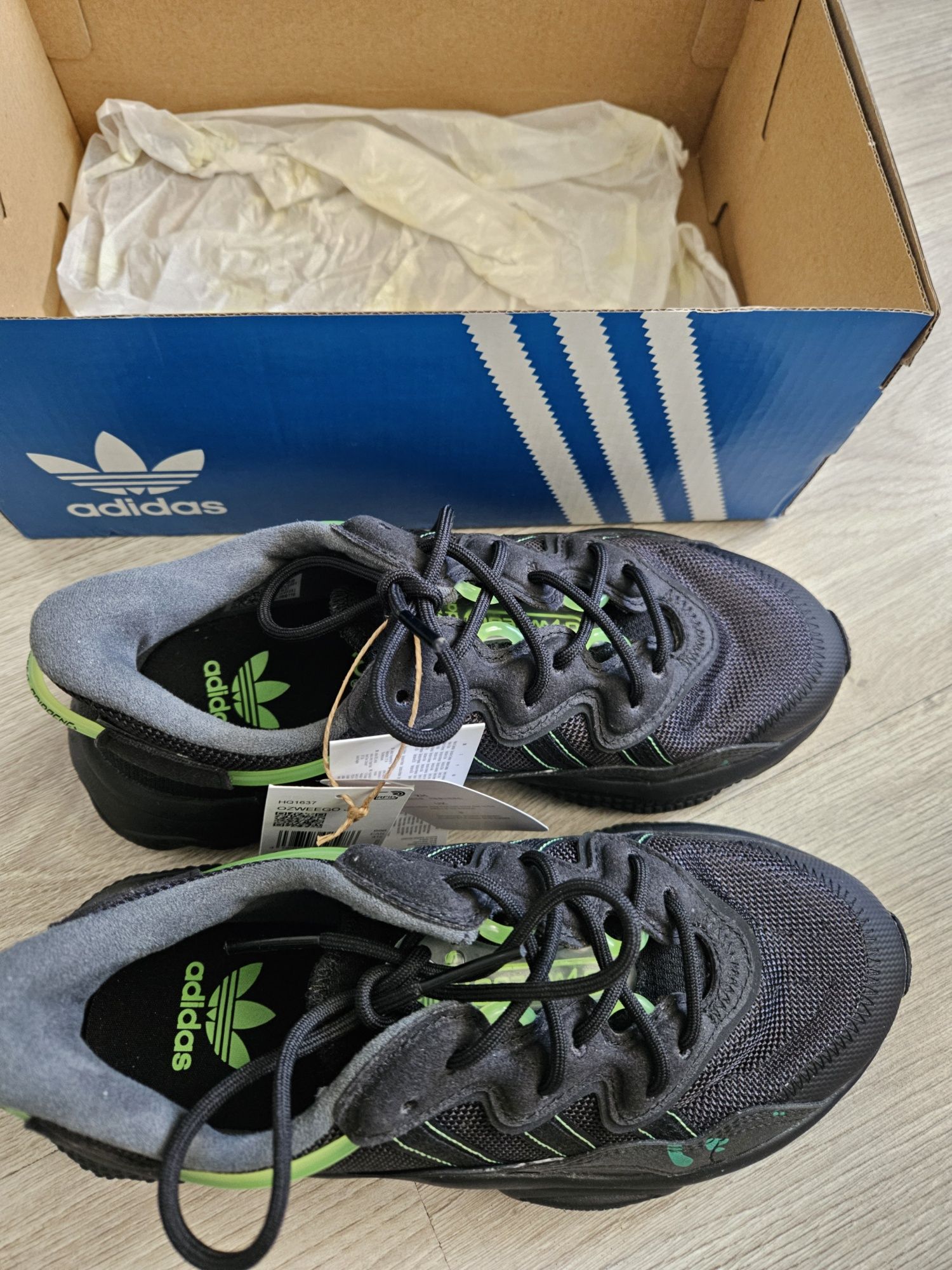НОВИ Adidas Originals OZWEEGO 37