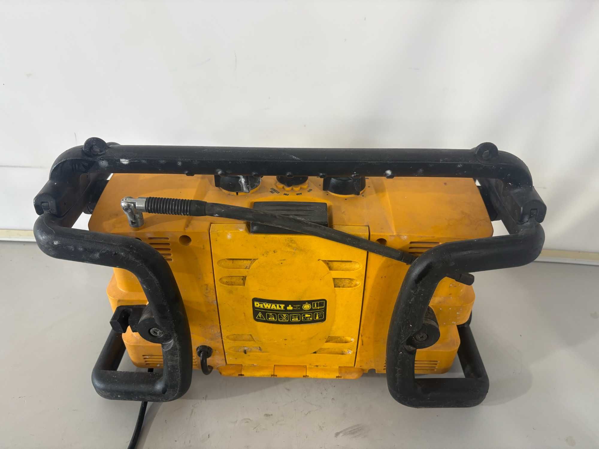 Радио - Dewalt DW911