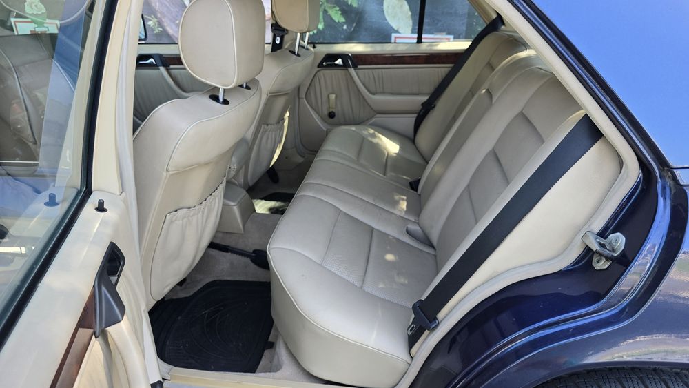 Mercedes-Benz e200