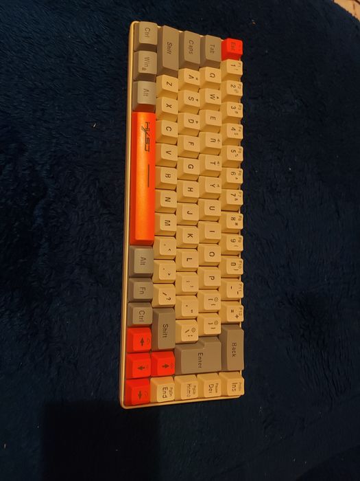 Продаю клавиатуру