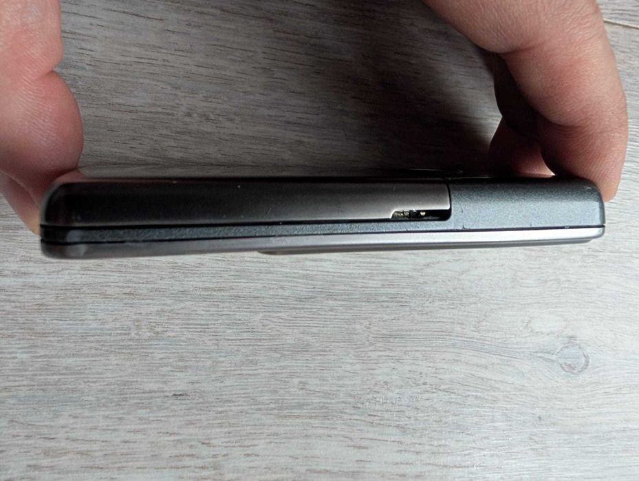 Telefon Nokia 6300i cu Wi-Fi