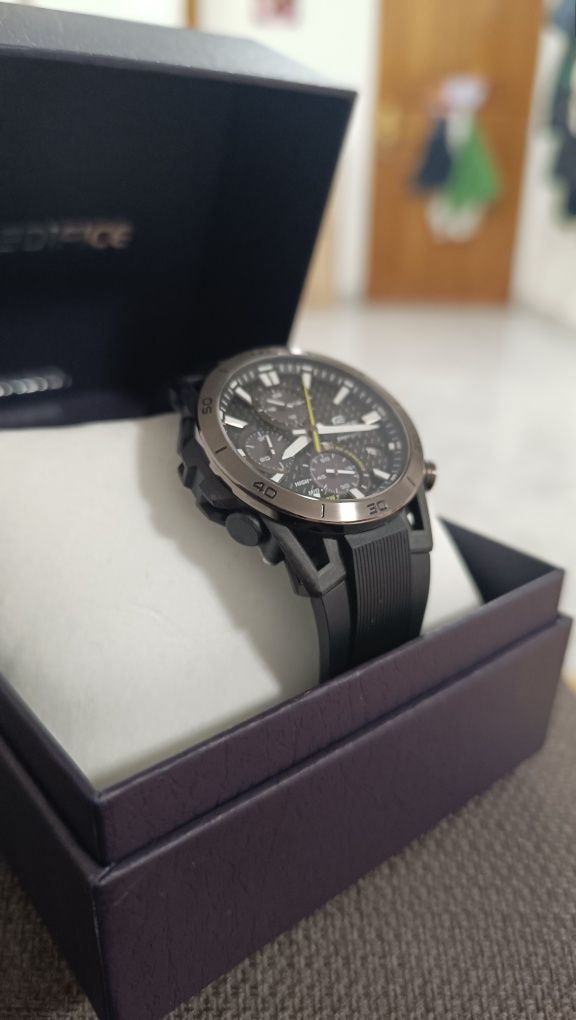 Casio Edifice 44mm Solar Sapphire Carbon