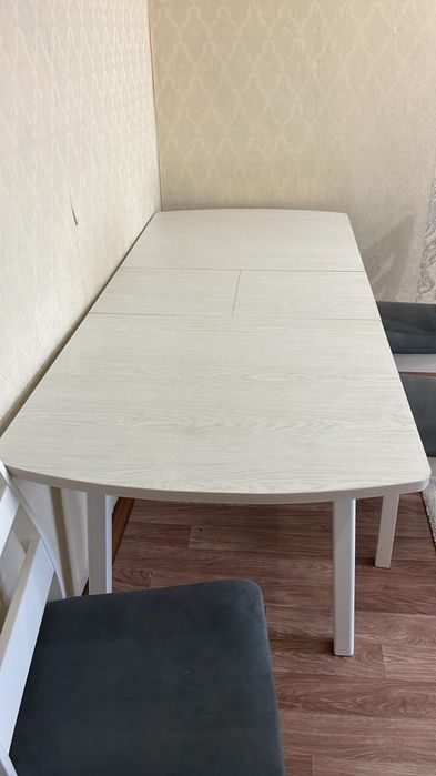 Продам стол в хорошем состояний