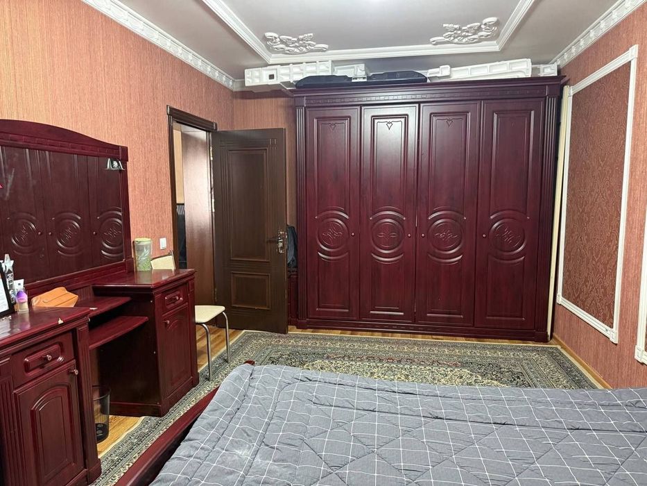 Срочно  продам евро 3 ком квартиру возле Ганги