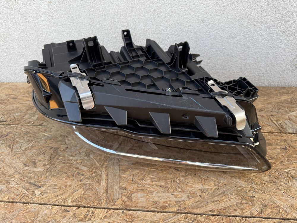 Far stanga BMW X5 X6 G05 G06 LASER SHADOW LINE BLACK Original Europa