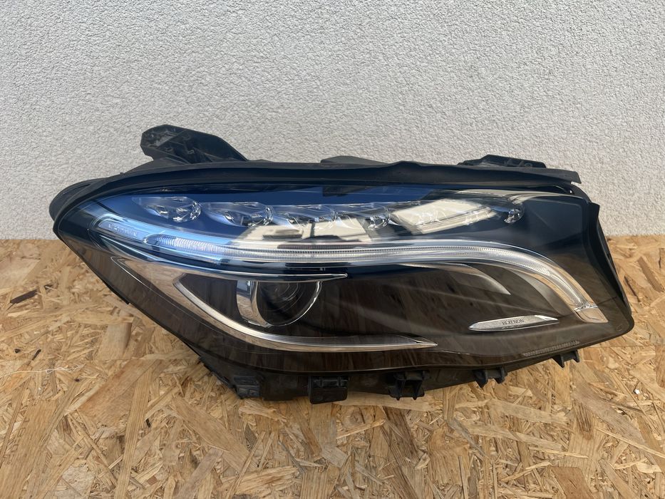 Far dreapta Mercedes GLA W156 Xenon + LED Original
