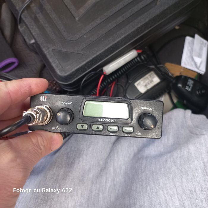 Stații radio 40. 80 canale