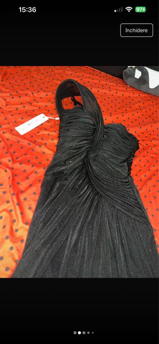 Rochie neagra cu sclipici nașă Paula Richi