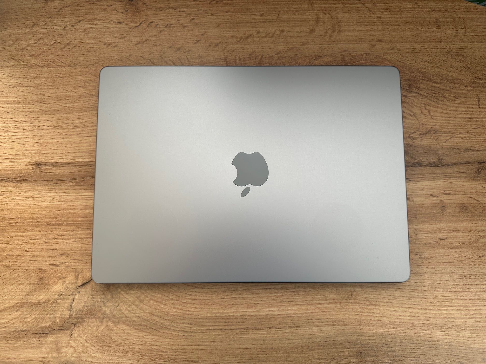 MacBook Pro 14" M1 Pro 10-Core CPU, 16-Core GPU, 16GB RAM, 1TB SSD