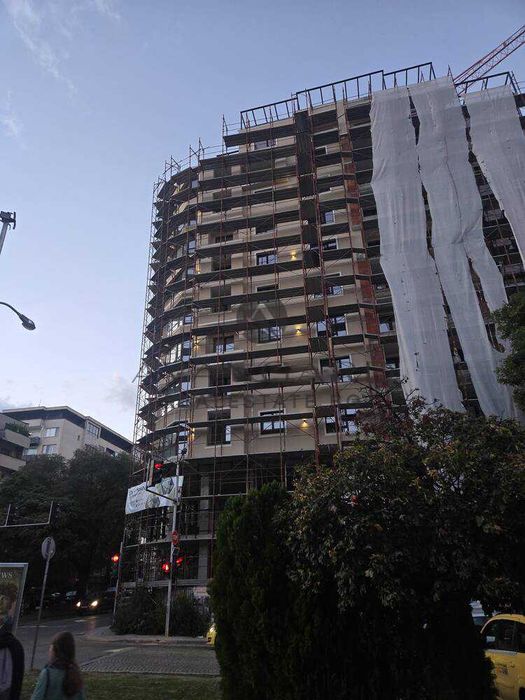 оф.23515 3-стаен Център в близост до Тримонциум