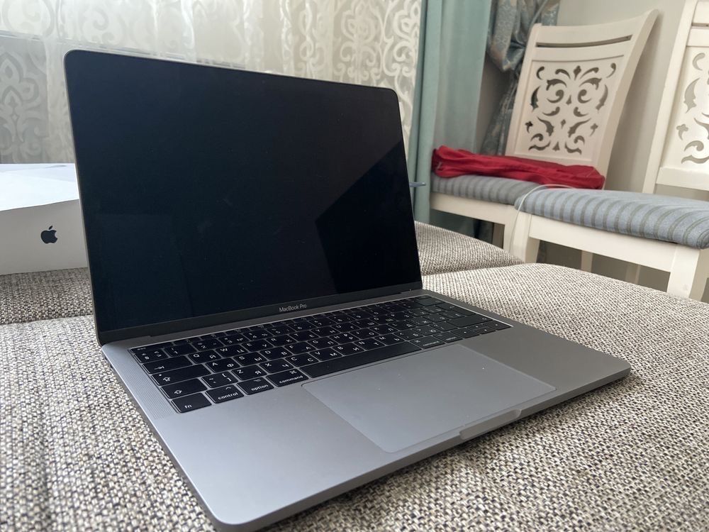 Macbook Pro 13” A1708