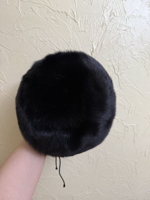 Берет норковый черный