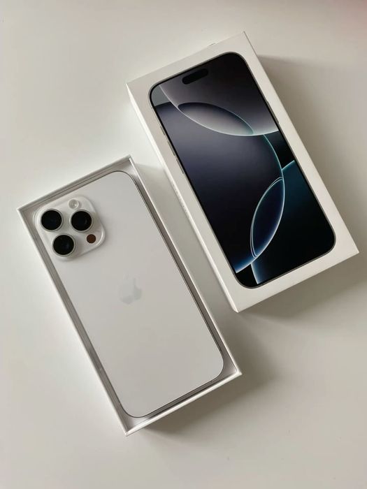 Iphone 16 pro max 256 gb в белом цвете состояние идеальное , акб 100%