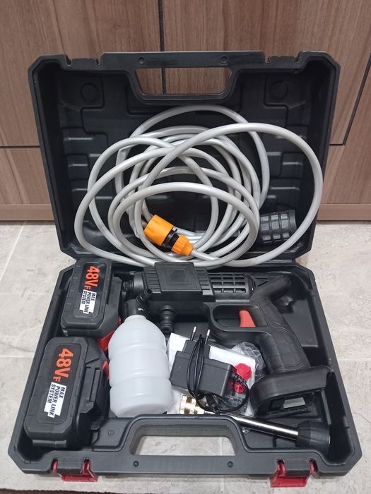 Акумулаторна водоструйка 48V две батерии зарядно