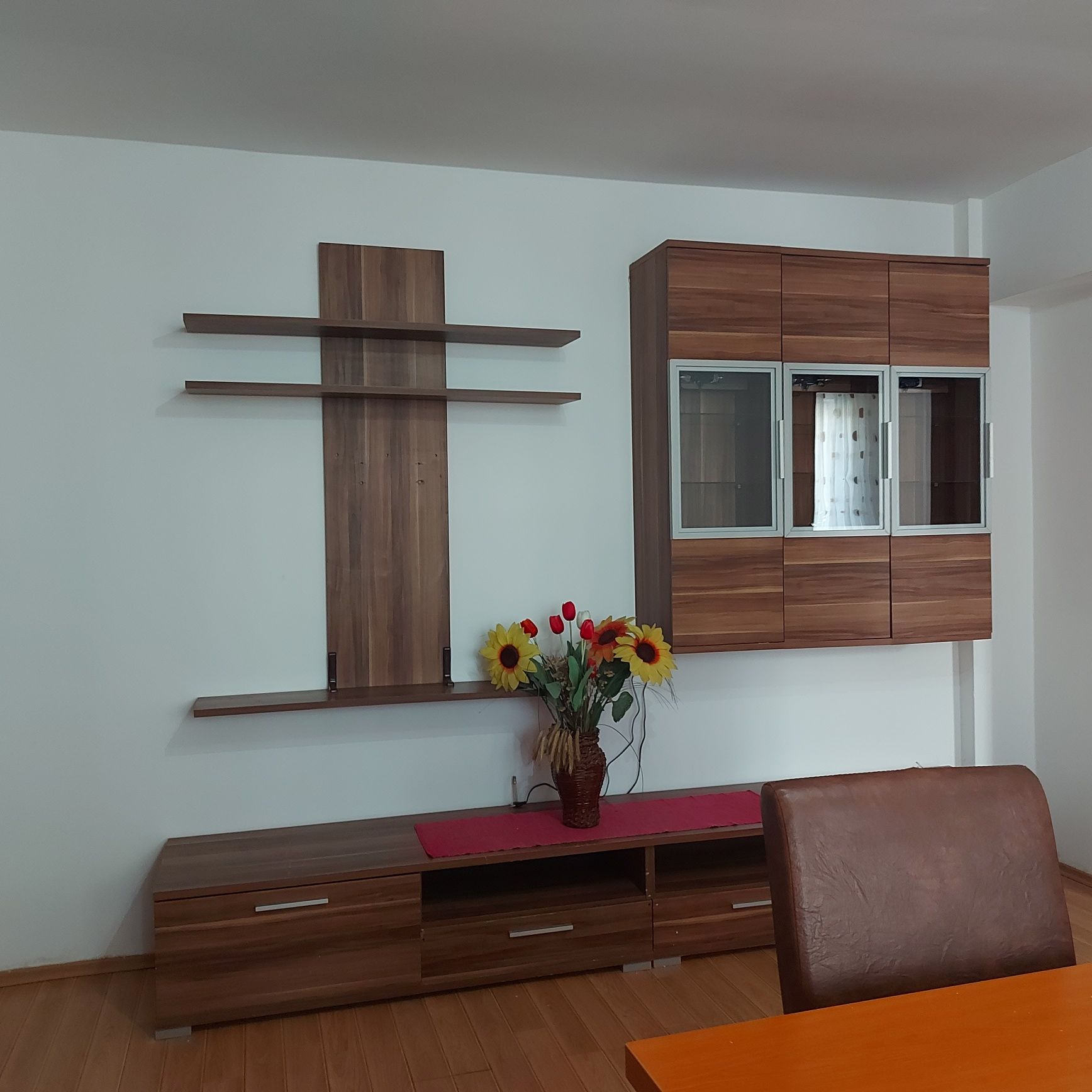 Închiriez apartament
