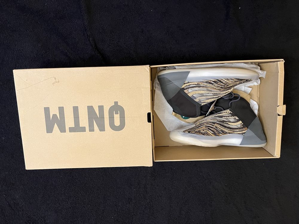 Yeezy QNTM Amber Tint reflective