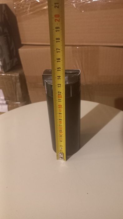 Голяма запалка с голям пламък