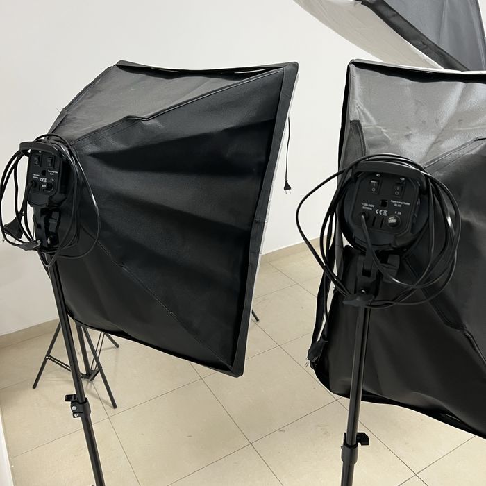 Set kit Softbox pentru studio fotografie 5 softboxuri+11 becuri 135W