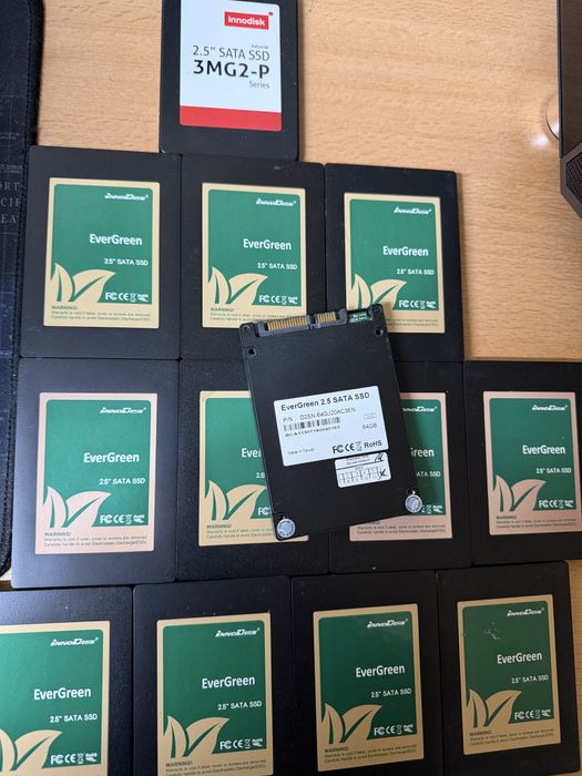 Lot 13 bucati ssd 64gb, perfect functionale, testate viata 100%