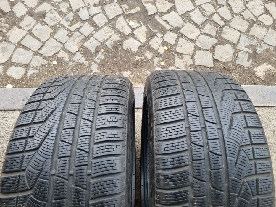 2 anvelope iarna Pirelli 265 45 18 stare foarte buna