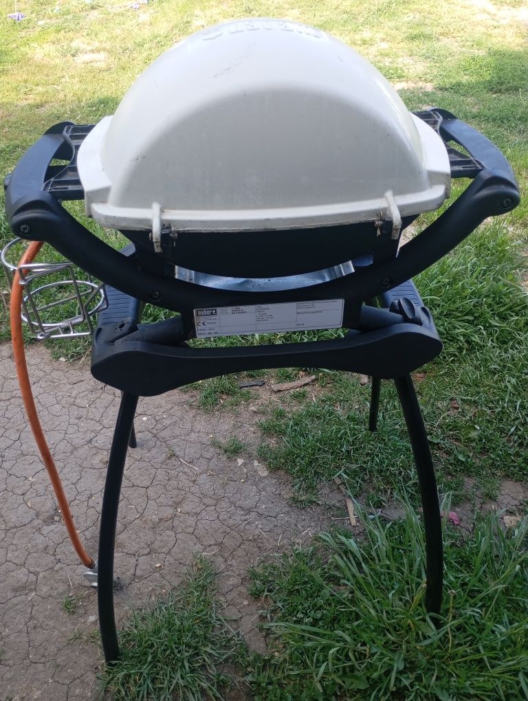 Маса  за Weber барбекю на газ