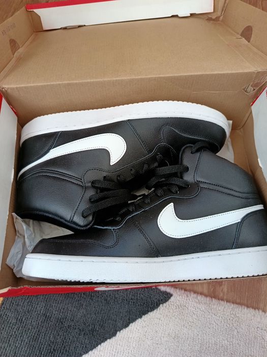 Мъжки кожени кецове Nike