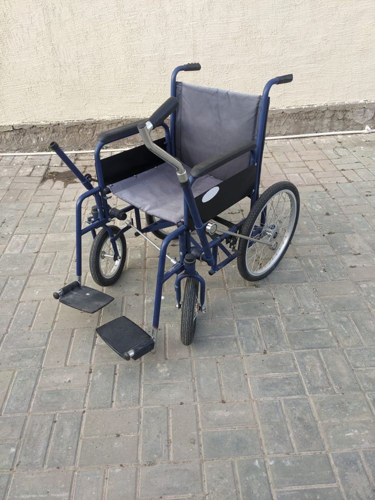 Продам коляску инвалидную