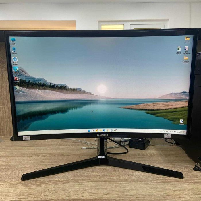 изогнутый LED монитор Samsung C24RG50FQI / sk151884
